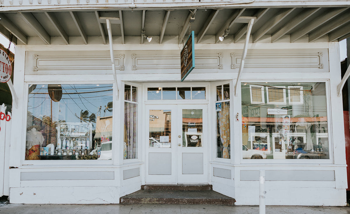 Things to do in Paia. Wings Hawaii Paia Local Guide. Best shopping in Maui. Paia boutique. Handmade Hawaiian shell jewelry clothing artisan gifts souvenirs. Support Maui small local businesses 