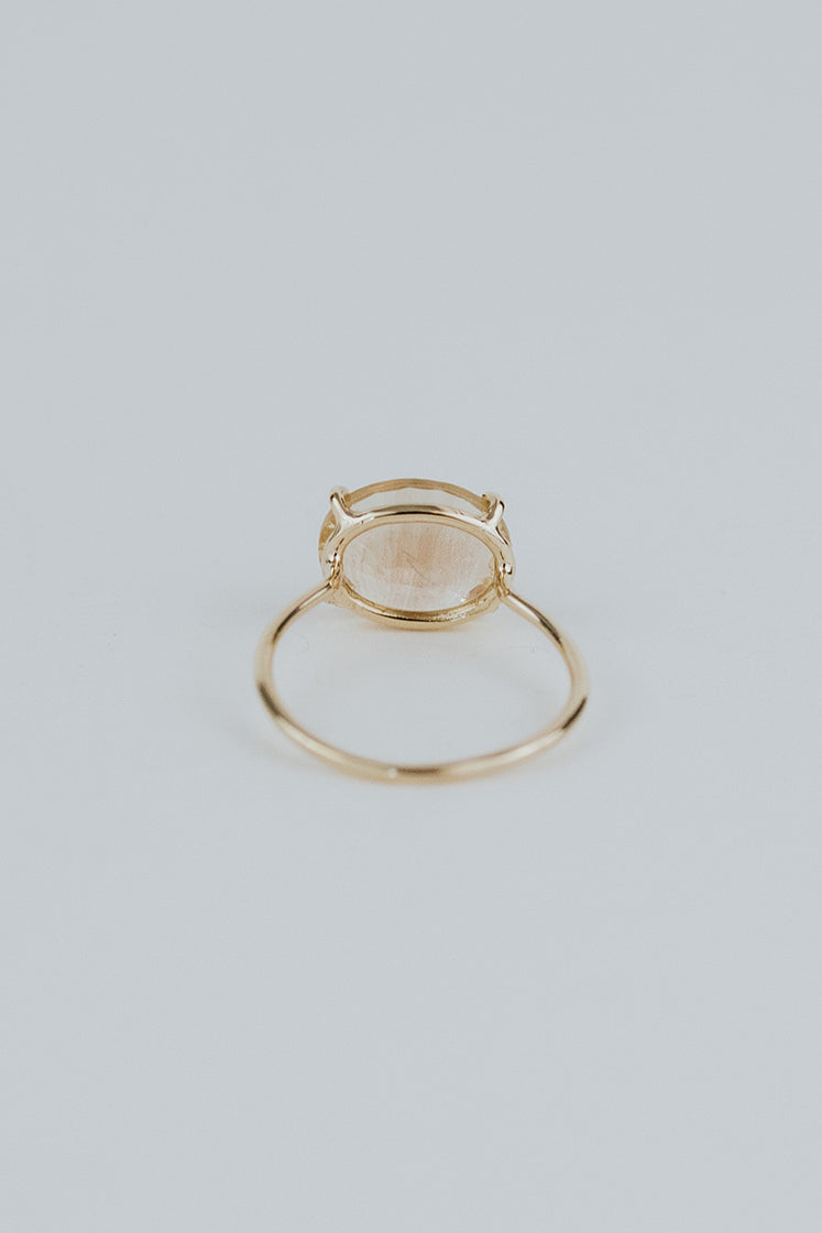 Oval Sunstone Ring - 14k Yellow Gold