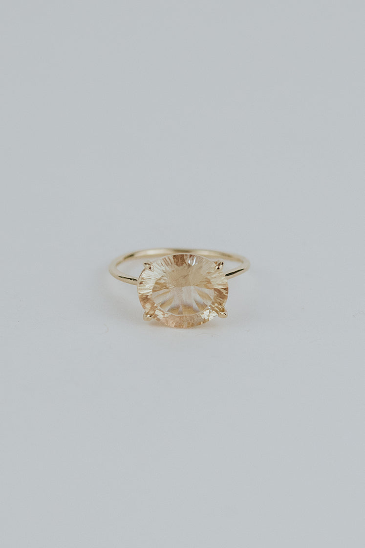 Oval Sunstone Ring - 14k Yellow Gold