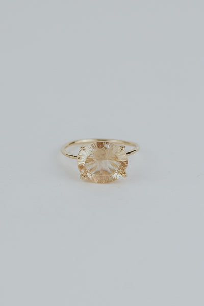 Oval Sunstone Ring - 14k Yellow Gold