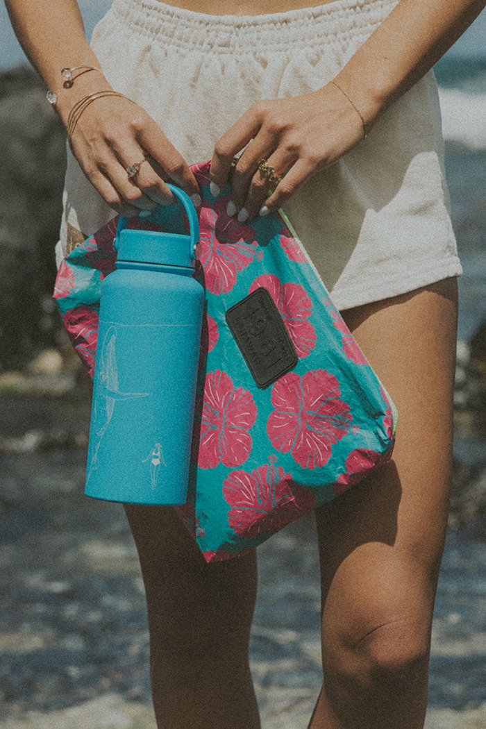 wings hawaii tyvek adventure pouch in hibiscus print