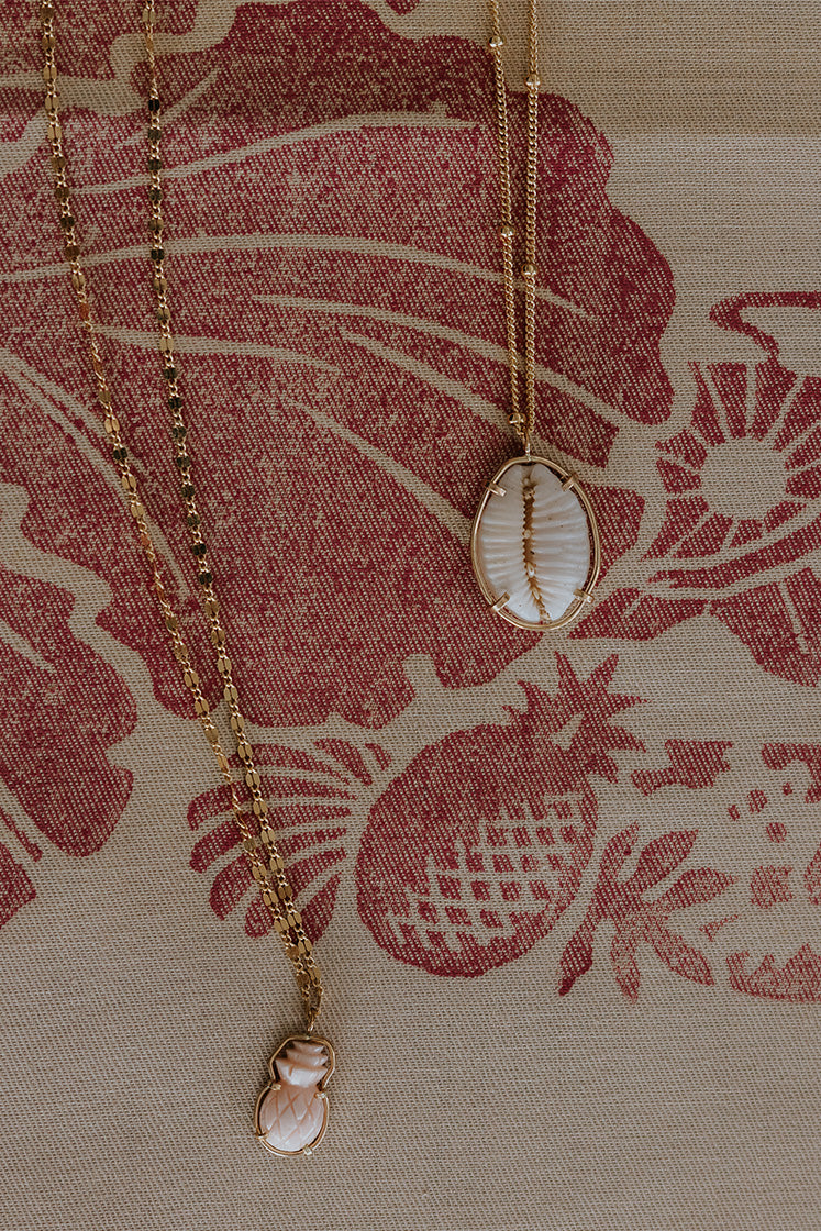 Prong Set Shell Necklace - Cowrie
