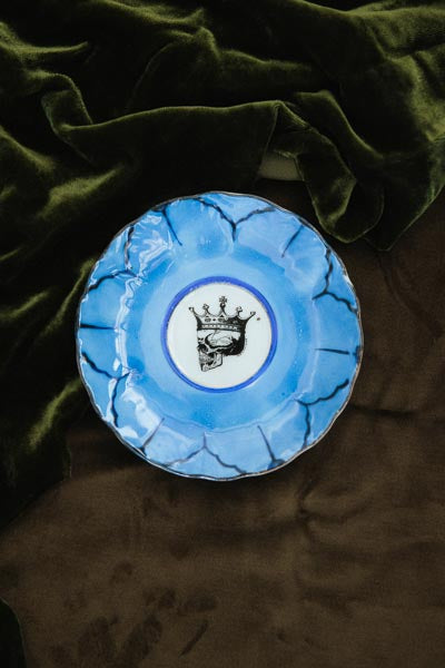 wings hawaii king skelly jewelry dish skull with crown in blue 