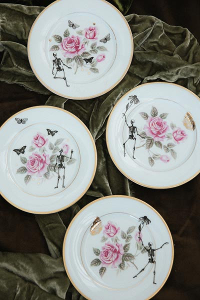 wings hawaii pushing daisies set of four plates 
