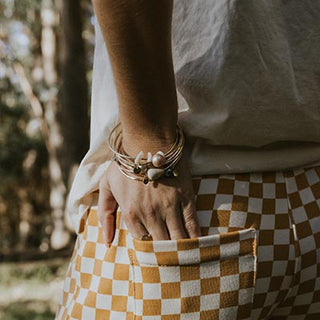 Ti Leaf Bangle - Puka Shell