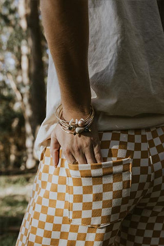 Ti Leaf Bangle - Puka Shell