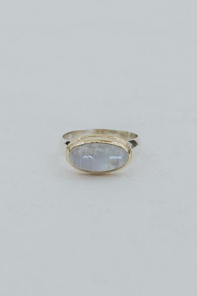 Wings Hawaii Horizon ring with rainbow moonstone in 14k yellow gold and sterling silver