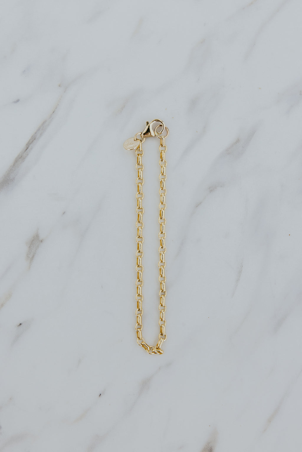 Wings Hawaii Mixed Link Chain Bracelet in 14k gold-filled. Fine jewelry handmade in Maui. Wear solo, layered, or add charms to customize and personalize. Modern charm bracelets made in Hawaii. 