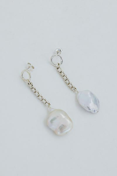 Wings Hawaii chain reaction pearl drop earrings