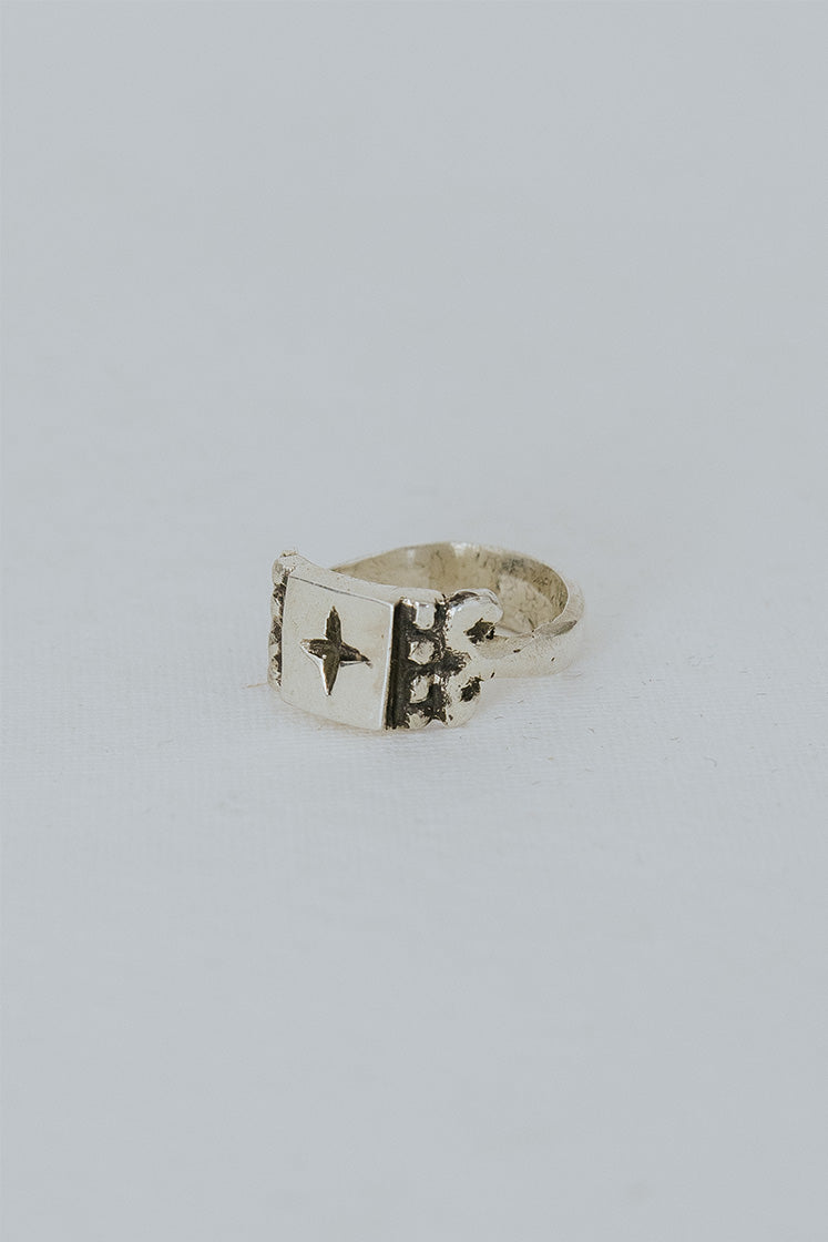 Wings Hawaii mermaid signet ring in sterling silver or solid 14k yellow gold. Fine jewelry handcrafted in Maui. 