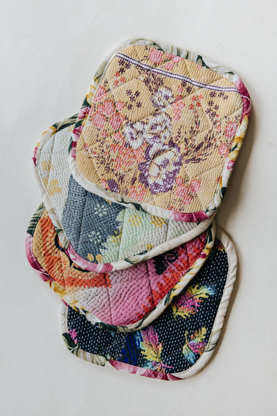 Kantha Pot Holder - Creme Border