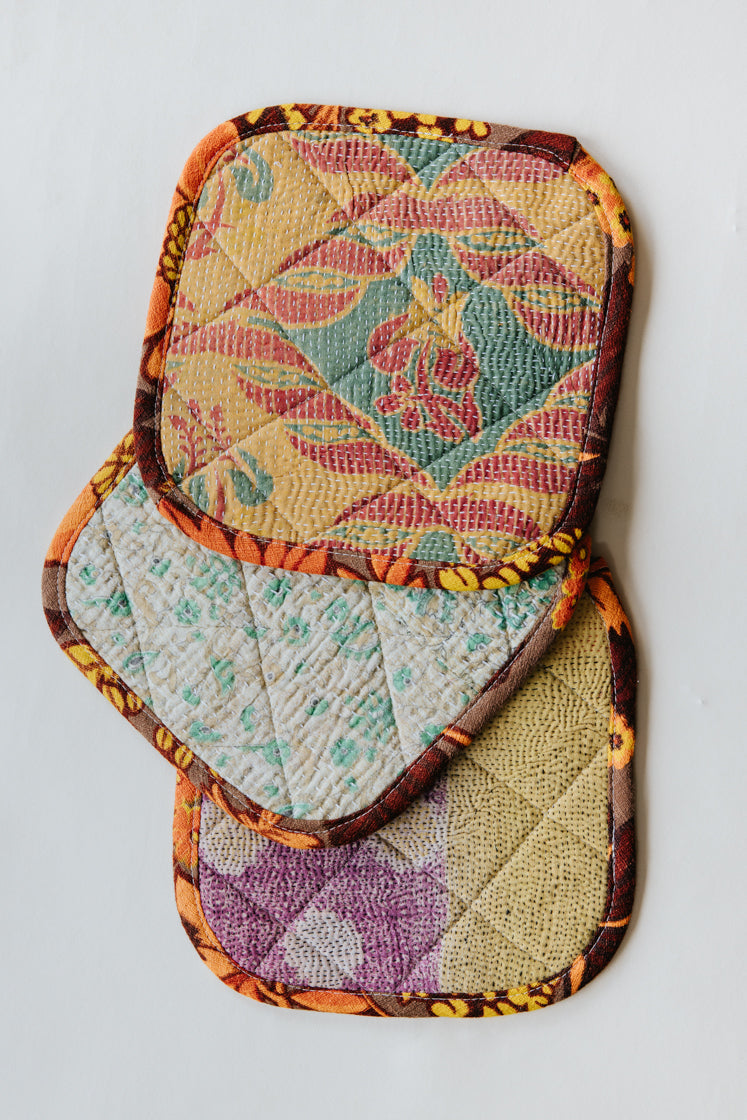 Kantha Pot Holder - Brown Border