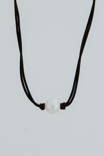 Wings Hawaii Single White Pearl Leather Necklace