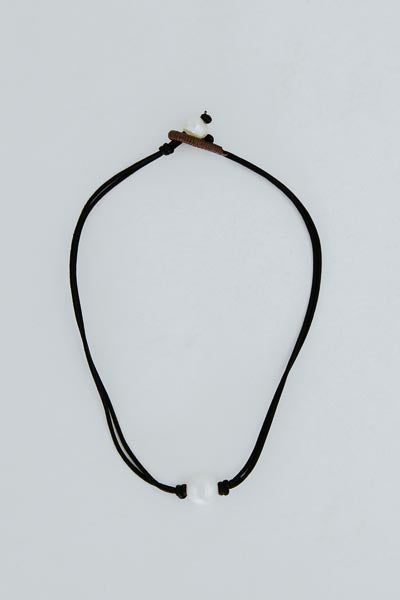 Wings Hawaii Single White Pearl Leather Necklace