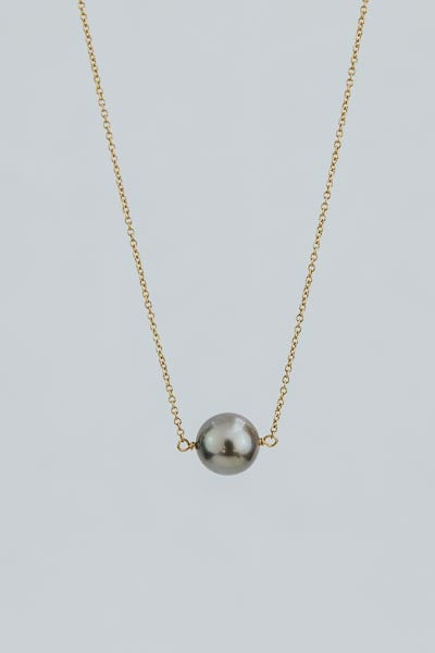 Wings Hawaii single Tahitian pearl necklace in 14k yellow gold 