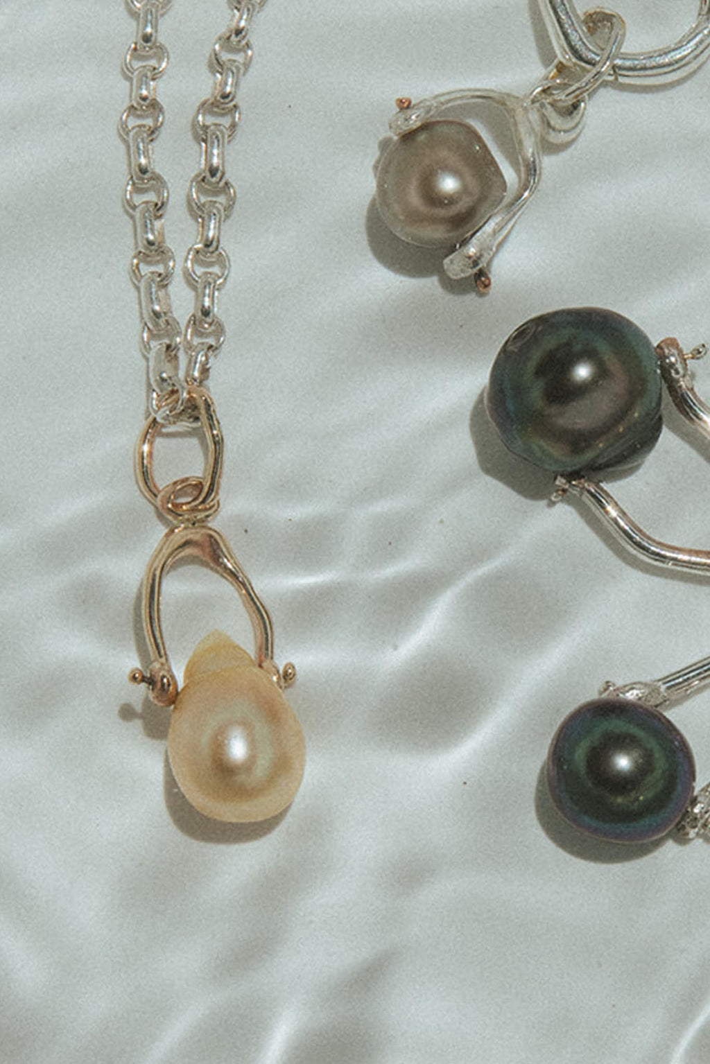 Shackle Necklace Charm - South Seas Pearl | 14K
