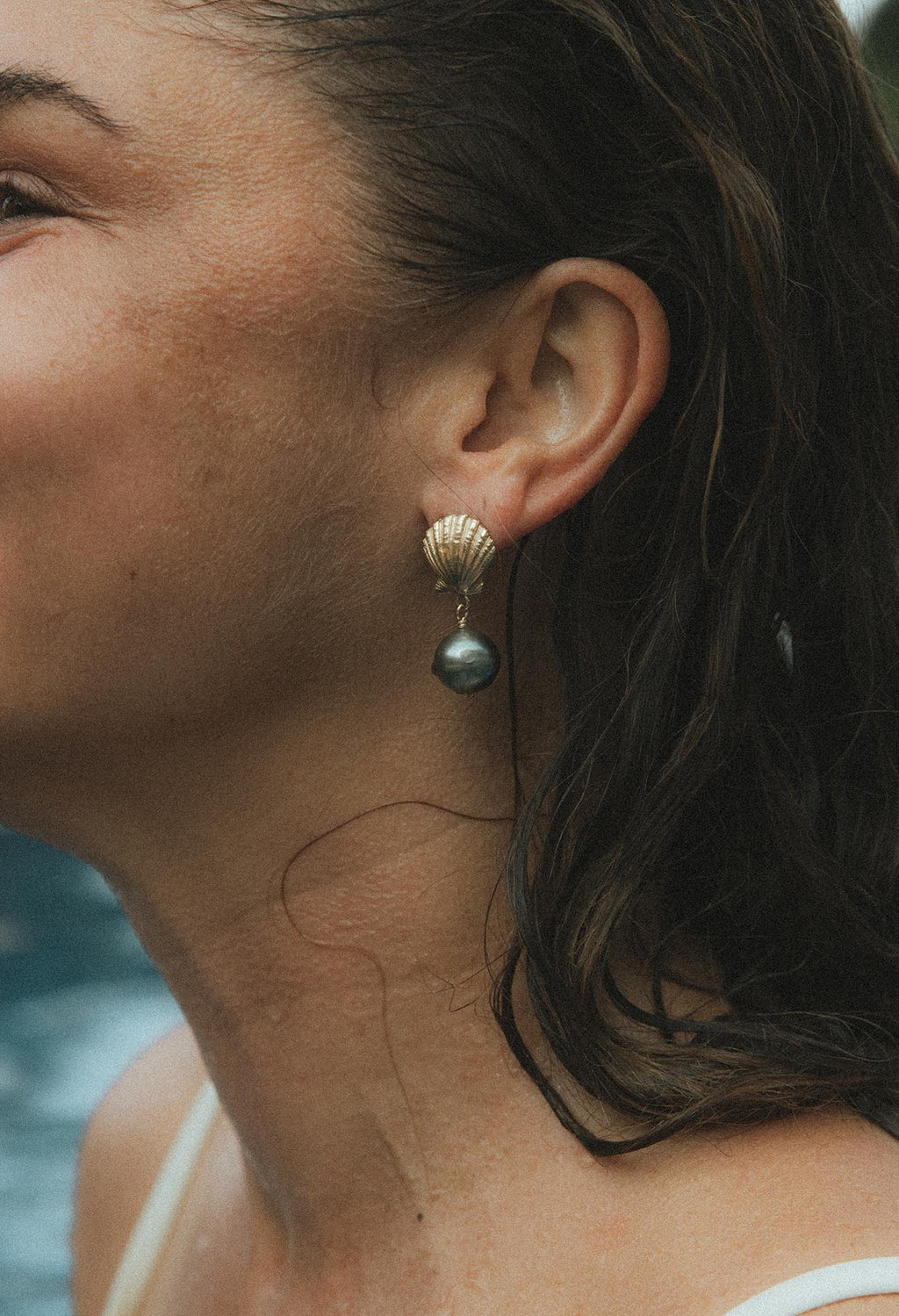 Wings Hawaii Siren Song Stud Earrings in solid 14k gold Sunrise Shells and Tahitian Pearls. Fine jewelry handcrafted in Maui. 