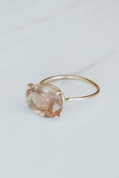 Oval Sunstone Ring - 14k Yellow Gold