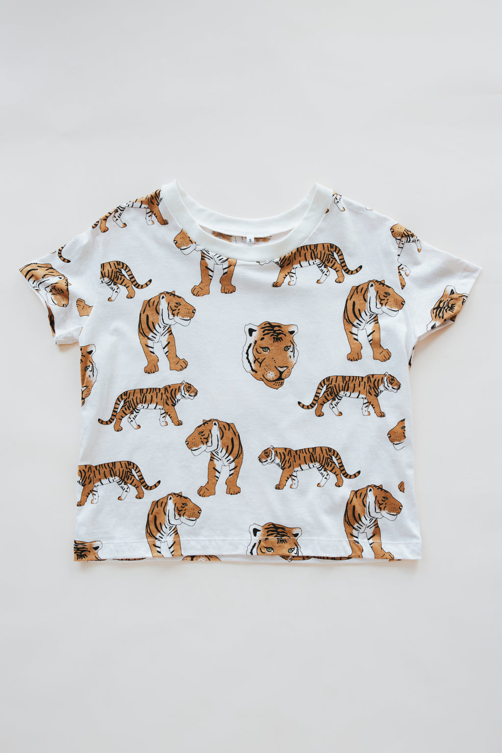 Wings Hawaii women's tiger print tee in hemp. Small batch, sustainable, eco-conscious clothing. Original artwork by Wings Hawaii designed in Maui, sewn in Bali. 