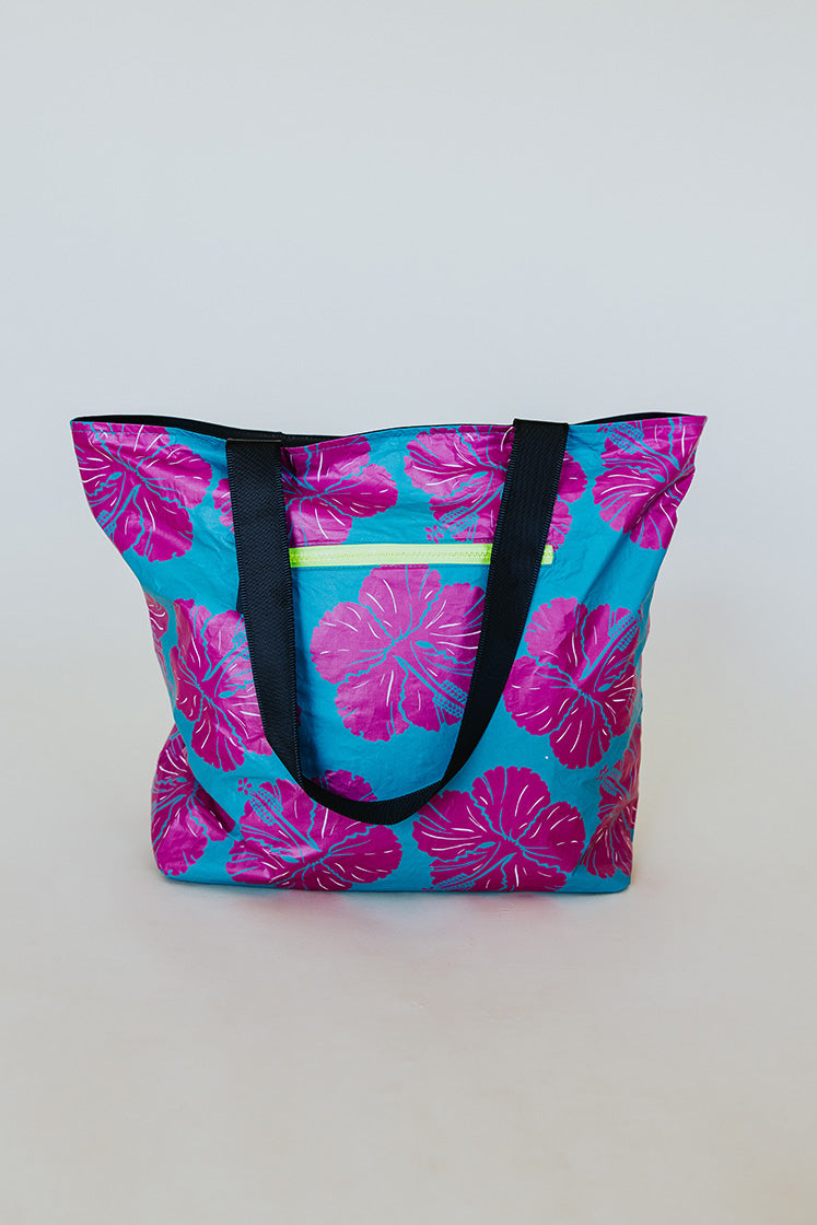 Wings Hawaii foldable Tyvek tote bag in hibiscus print
