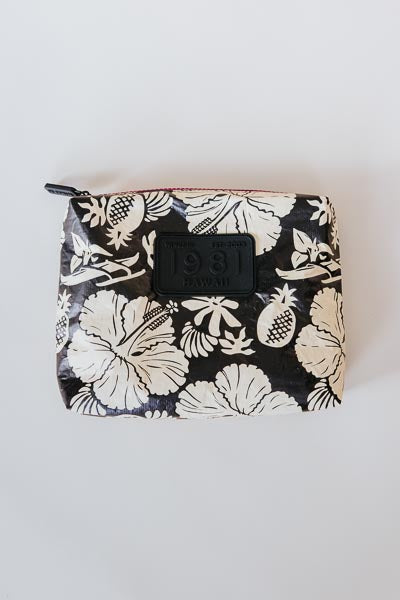 wings hawaii tyvek adventure pouches in black + tan aloha print 